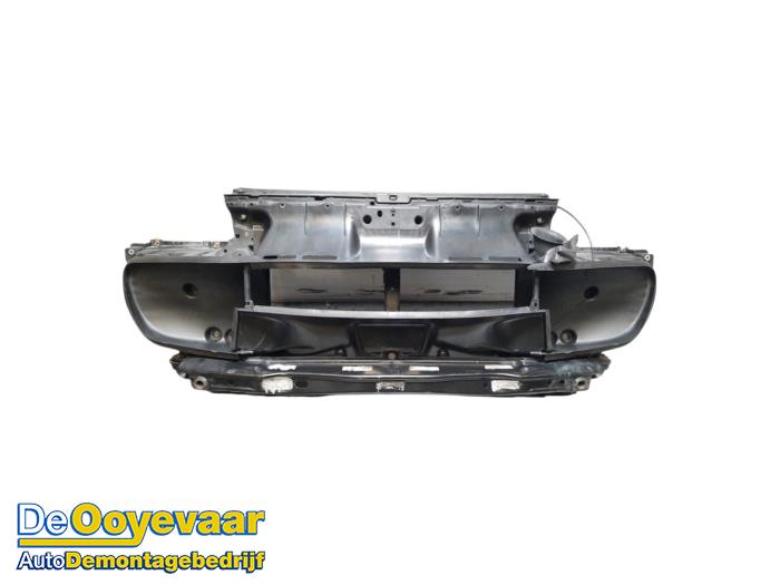 Używane Panel przedni Porsche Cayenne (9PA) 3.2 V6 24V Cena € 199,99 Procedura marży oferowane przez Autodemontagebedrijf De Ooyevaar
