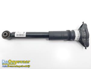 Used Rear shock absorber rod, right Peugeot 208 II (UB/UH/UP) 1.2 Vti 12V PureTech 100 Price € 34,99 Margin scheme offered by Autodemontagebedrijf De Ooyevaar