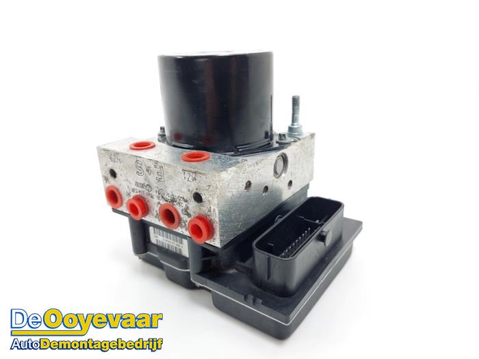 Begagnade ABS-pump Audi A1 (8X1/8XK) 1.2 TFSI Pris € 14,99 Marginaltabell erbjuds av Autodemontagebedrijf De Ooyevaar