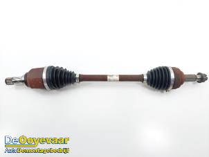 Begagnade Drivaxel, vänster fram Dacia Logan MCV II/Sandero Wagon (7S) 0.9 TCE 12V Pris € 25,00 Marginaltabell erbjuds av Autodemontagebedrijf De Ooyevaar