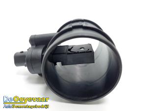 Luftmassenmesser van een Opel Corsa E 1.3 CDTi 16V ecoFLEX 2016