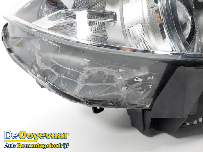 Headlight, right from a BMW 4 serie Gran Coupe (F36) 420d 2.0 16V 2015