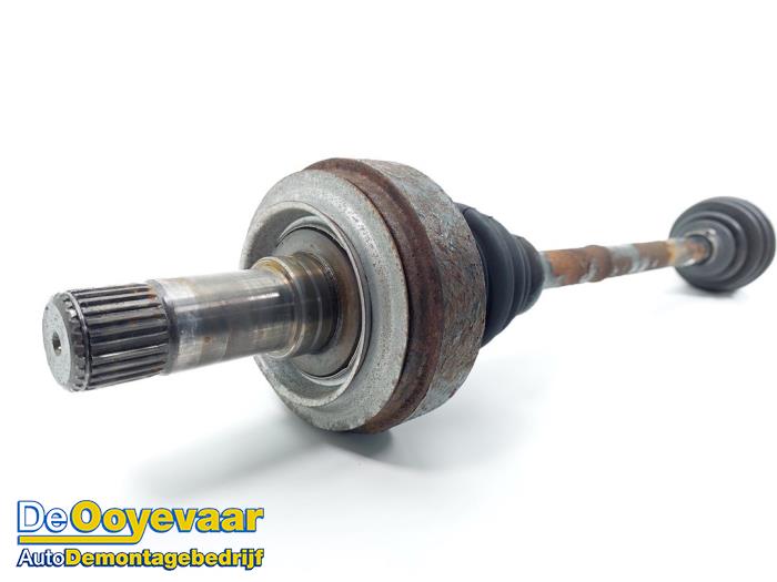 Drive shaft, rear left from a Mercedes-Benz Vito (639.6) 2.2 110 CDI 16V Euro 5 2013