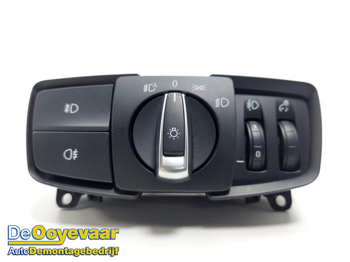 Light switch from a BMW 1 serie (F21) 116i 1.6 16V 2013