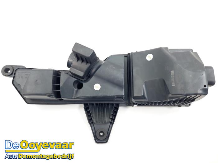Air box from a BMW 1 serie (F21) 116i 1.6 16V 2013
