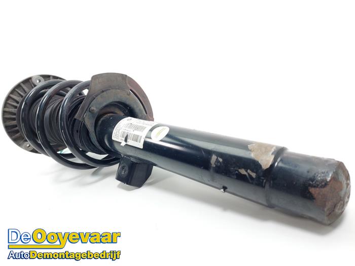Front shock absorber rod, right from a BMW 1 serie (F21) 116i 1.6 16V 2013