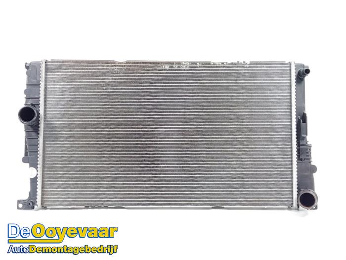 Usagé Radiateur BMW 1 serie (F21) 116i 1.6 16V Prix € 59,99 Règlement à la marge proposé par Autodemontagebedrijf De Ooyevaar