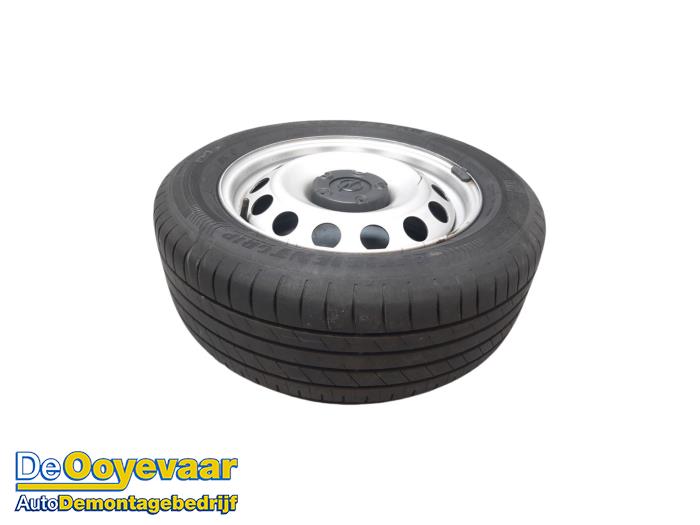 Wheel + tyre from a Opel Combo Cargo 1.5 CDTI 100 2019