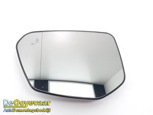 Used Mirror glass, left Honda Civic (FK6/7/8/9) 1.0i VTEC Turbo 12V Price € 24,98 Margin scheme offered by Autodemontagebedrijf De Ooyevaar