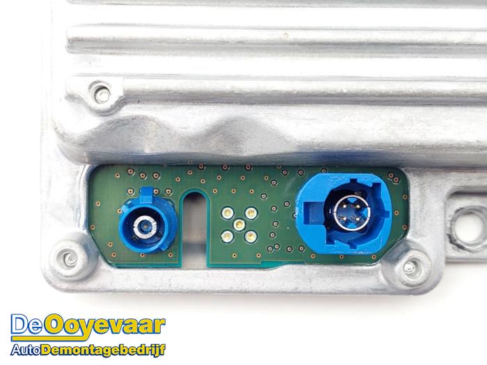 Navigation module from a Ford Fiesta 7 1.0 EcoBoost Active 12V Hybrid 125 2020
