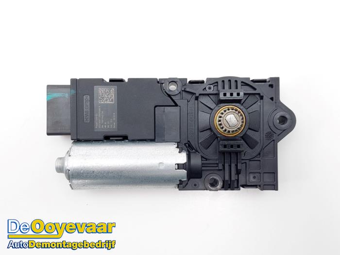 Używane Silnik szyberdachu Lynk &amp; Co 01 1.5 PHEV Cena € 99,99 Procedura marży oferowane przez Autodemontagebedrijf De Ooyevaar