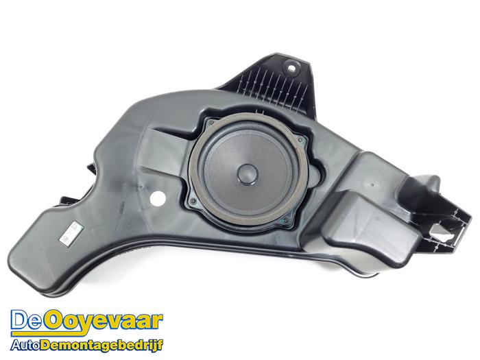 Begagnade Bashögtalare Lynk &amp; Co 01 1.5 PHEV Pris € 49,99 Marginaltabell erbjuds av Autodemontagebedrijf De Ooyevaar