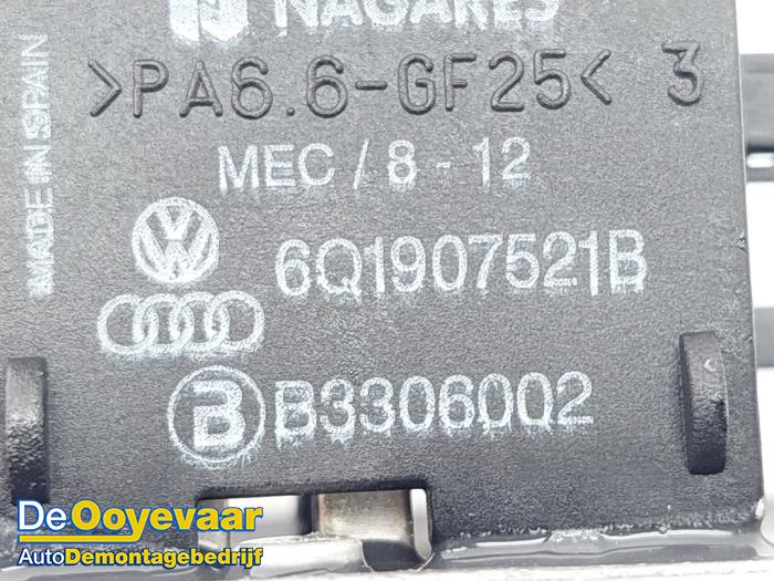 Opornik nagrzewnicy z Volkswagen Polo V (6R) 1.2 TSI 16V BlueMotion Technology 2014