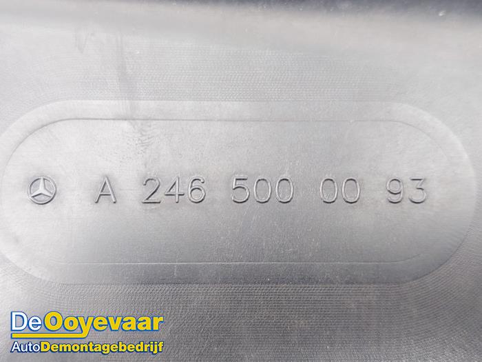 Cooling fans from a Mercedes-Benz GLA (156.9) 1.6 200 16V 2015