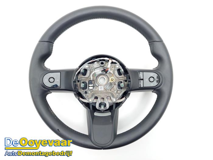 Używane Kierownica Mini Countryman (F60) 1.5 TwinPower Turbo 12V Cooper SE ALL4 Cena € 199,99 Procedura marży oferowane przez Autodemontagebedrijf De Ooyevaar