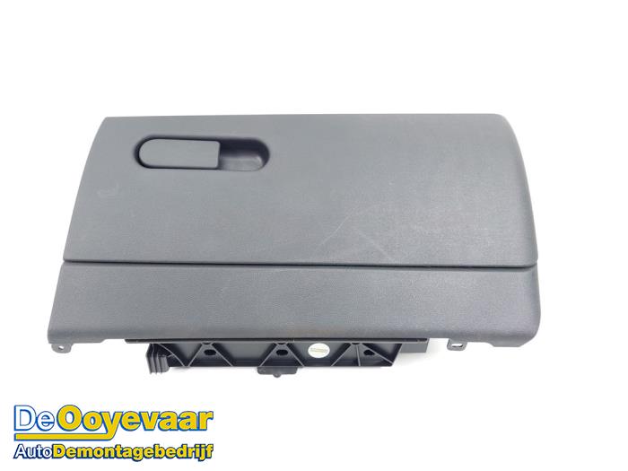 Begagnade Handskfack Mini Countryman (F60) 1.5 TwinPower Turbo 12V Cooper SE ALL4 Pris € 79,99 Marginaltabell erbjuds av Autodemontagebedrijf De Ooyevaar