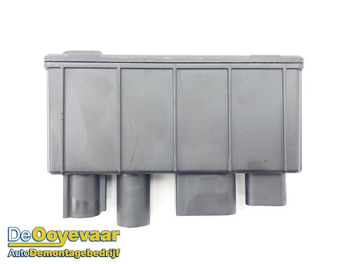Usagé Module (divers) Mini Countryman (F60) 1.5 TwinPower Turbo 12V Cooper SE ALL4 Prix € 15,00 Règlement à la marge proposé par Autodemontagebedrijf De Ooyevaar