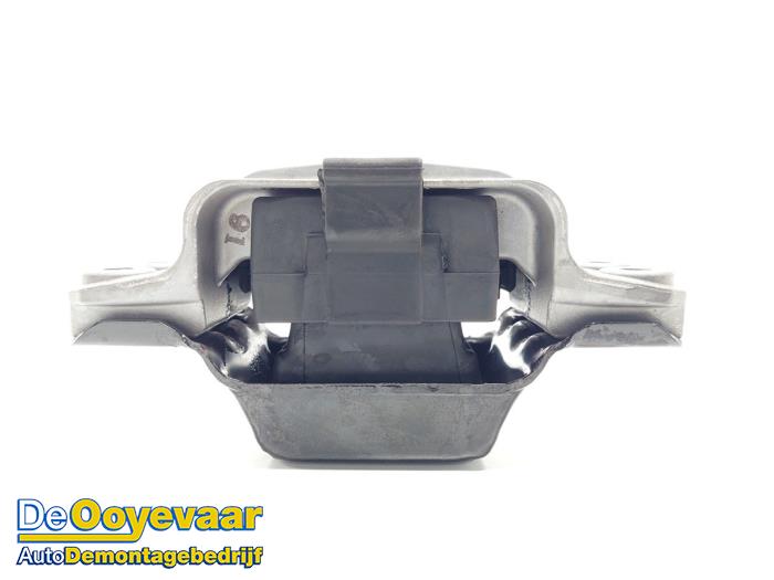 Engine mount from a Volkswagen Beetle (16AE) 1.2 TSI 16V 2017