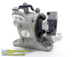 Engine mount from a Honda Civic (FK1/2/3) 1.4i VTEC 16V 2016