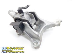 Engine mount from a Honda Civic (FK1/2/3) 1.4i VTEC 16V 2016