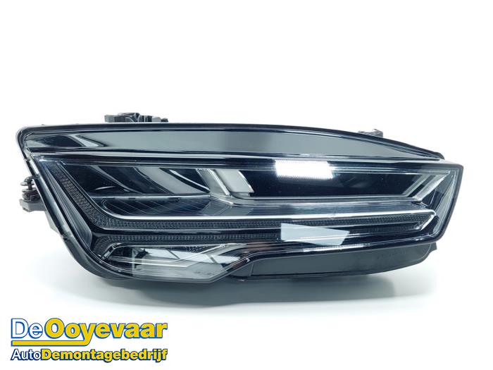 Używane Reflektor prawy Audi A7 Sportback (4GA/4GF) 3.0 TDI Clean Diesel V6 24V Quattro Cena € 499,99 Procedura marży oferowane przez Autodemontagebedrijf De Ooyevaar