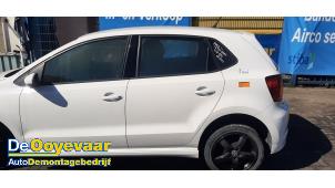 Usagé Portière 4portes arrière gauche Volkswagen Polo V (6R) 1.2 TDI 12V BlueMotion Prix € 224,99 Règlement à la marge proposé par Autodemontagebedrijf De Ooyevaar