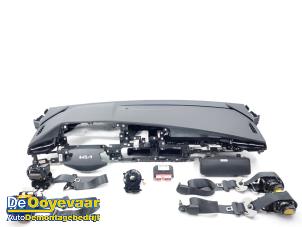 Usados Airbag set + dashboard Kia Niro II (SG) 1.6 GDI Hybrid Precio € 2.749,99 Norma de margen ofrecido por Autodemontagebedrijf De Ooyevaar