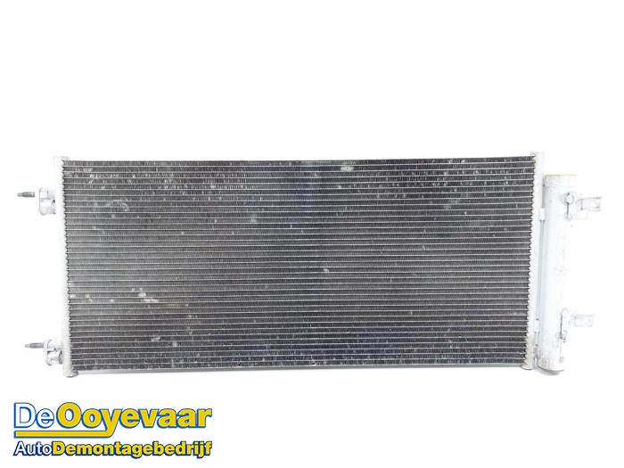 Air conditioning condenser from a Opel Astra K Sports Tourer 1.4 Turbo 16V 2017