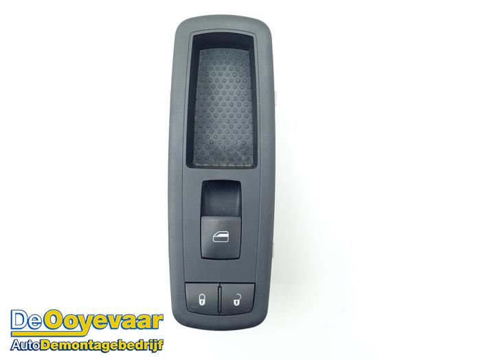 Usados Interruptor de ventanilla eléctrica Dodge Journey 2.0 CRD 16V Precio € 9,99 Norma de margen ofrecido por Autodemontagebedrijf De Ooyevaar
