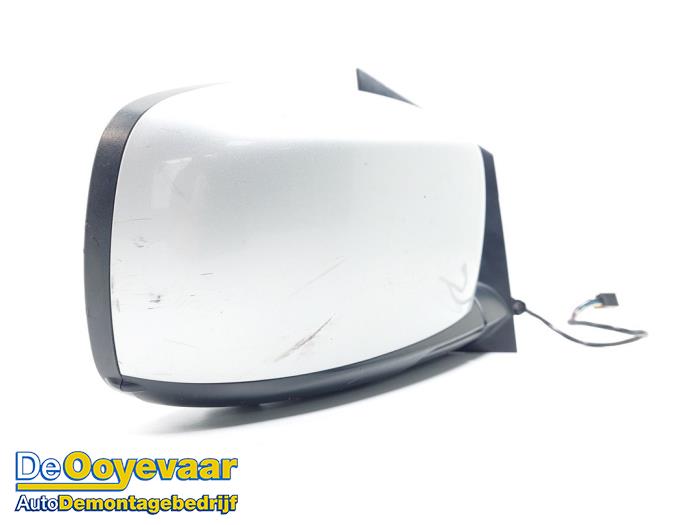 Wing mirror, right from a Chrysler Voyager/Grand Voyager (RT) 2.8 CRD 16V Grand Voyager 2008
