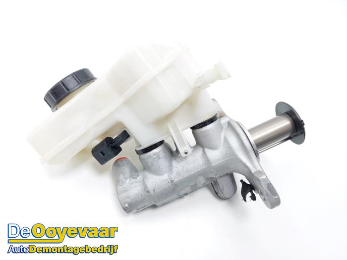 Master cylinder from a Volkswagen Polo VI (AW1) 1.0 TSI 12V 2021