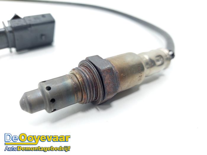 Lambda probe from a Audi Q3 (F3B) 1.5 35 TFSI 16V Mild Hybrid 2020