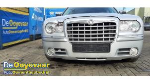 Used Front bumper Chrysler 300 C Touring 2.7 V6 24V Price € 299,99 Margin scheme offered by Autodemontagebedrijf De Ooyevaar
