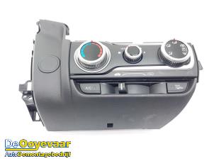 Used Heater control panel Honda Jazz (GK) 1.3 -i-VTEC 16V Price € 129,99 Margin scheme offered by Autodemontagebedrijf De Ooyevaar