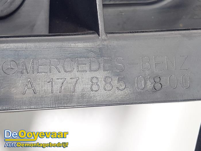 Wspornik zderzaka prawy tyl z Mercedes-AMG A-Klasse AMG (177.0) 2.0 A-35 AMG Turbo 16V 4Matic 2019