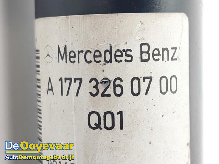 Stoßdämpfer rechts hinten van een Mercedes-AMG A-Klasse AMG (177.0) 2.0 A-35 AMG Turbo 16V 4Matic 2019