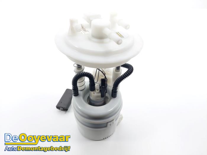 Electric fuel pump from a Nissan Micra (K14) 1.0 IG-T 100 2019