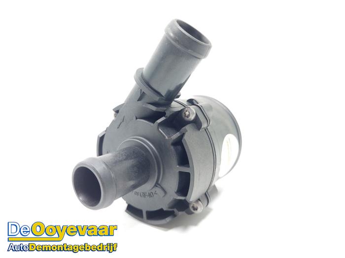 Begagnade Extra vattenpump Nissan Micra (K14) 1.0 IG-T 100 Pris € 39,99 Marginaltabell erbjuds av Autodemontagebedrijf De Ooyevaar
