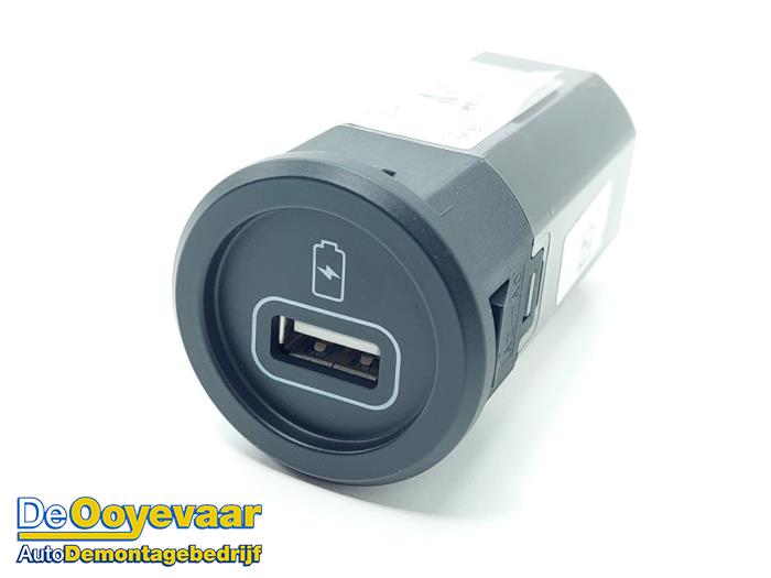 aux-usb-connection-kia-stonic-1-0i-t-gdi-12v-eco-dynamics