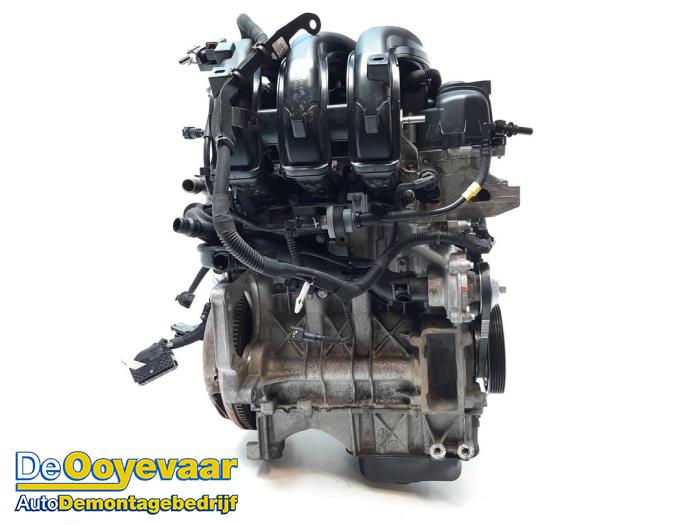 Motor from a Peugeot 208 II (UB/UH/UP) 1.2 Vti 12V PureTech 75 2021