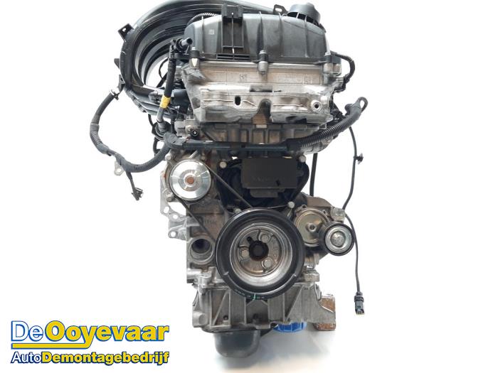 Motor from a Peugeot 208 II (UB/UH/UP) 1.2 Vti 12V PureTech 75 2021