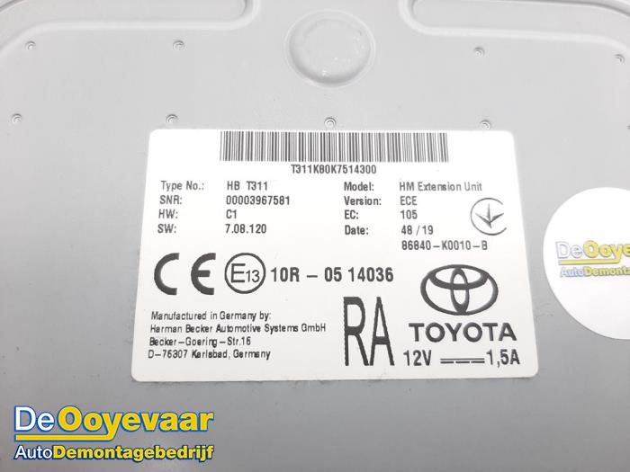 Module navigation d'un Toyota Corolla Touring Sport (E21/EH1) 1.8 16V Hybrid 2020