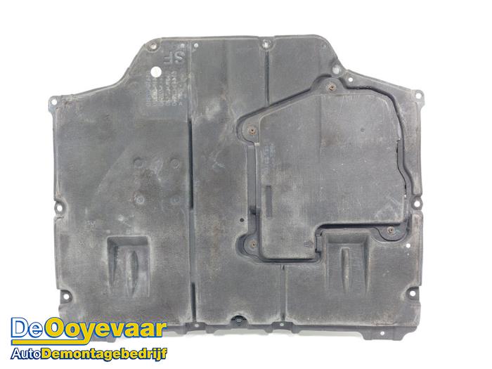 Engine cover from a Toyota Corolla Touring Sport (E21/EH1) 1.8 16V Hybrid 2020