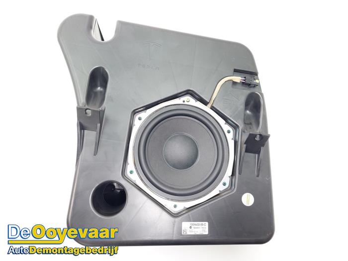 Używane Subwoofer Tesla Model S 85 Cena € 149,99 Procedura marży oferowane przez Autodemontagebedrijf De Ooyevaar