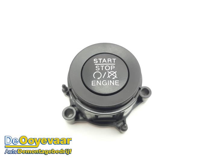 Używane Przelacznik Start/Stop Jeep Compass II (MP) 1.3 4XE 240 16V 4x4 Cena € 9,99 Procedura marży oferowane przez Autodemontagebedrijf De Ooyevaar
