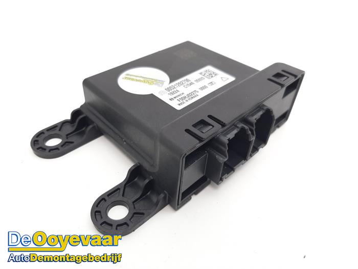 Begagnade Komfortmodul Jeep Compass II (MP) 1.3 4XE 240 16V 4x4 Pris € 49,99 Marginaltabell erbjuds av Autodemontagebedrijf De Ooyevaar