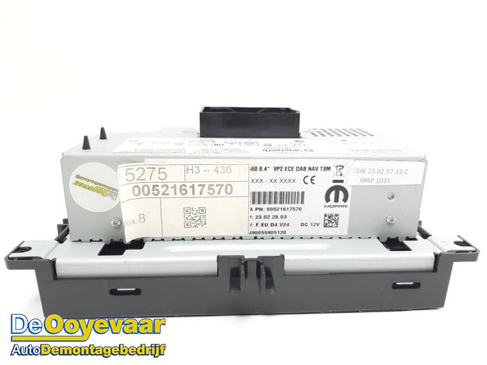 Display Multi Media control unit from a Jeep Compass (MP) 1.3 4XE 240 16V 4x4 2020