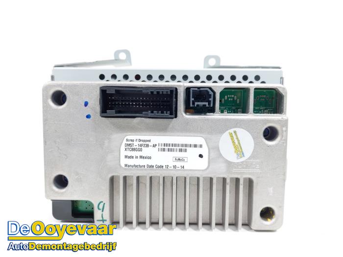Display Multi Media control unit from a Ford Focus 3 Wagon 1.0 Ti-VCT EcoBoost 12V 125 2015