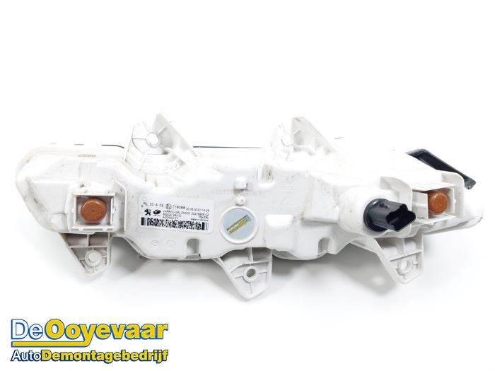 Daytime running light, right Peugeot 208 II 1.2 Vti 12V PureTech 75