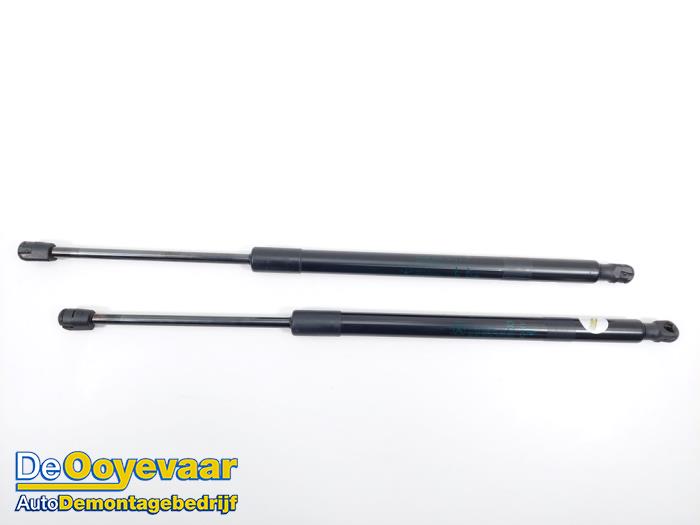 Set of tailgate gas struts from a Jeep Compass (MP) 1.3 4XE 240 16V 4x4 2020